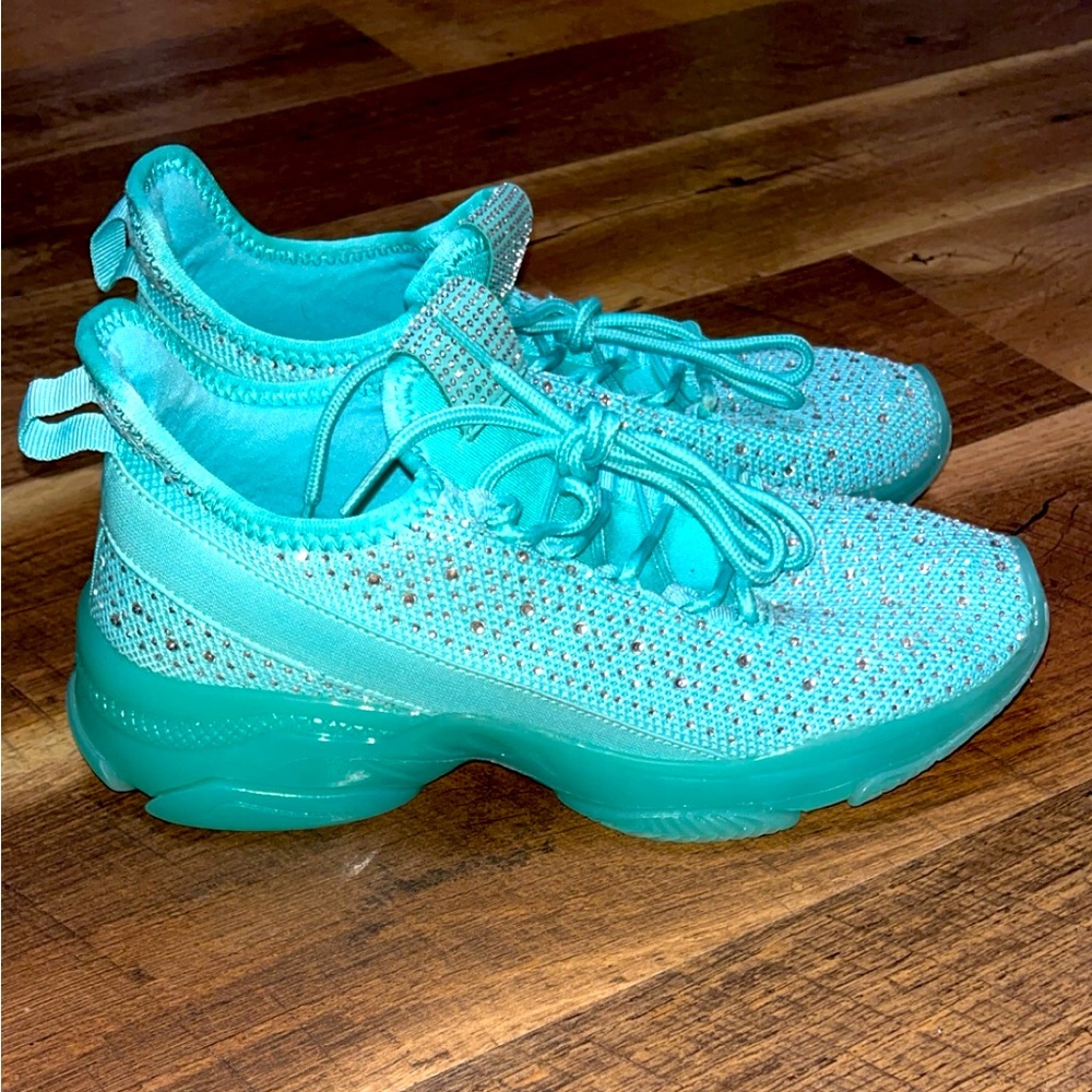 Women’s shoes